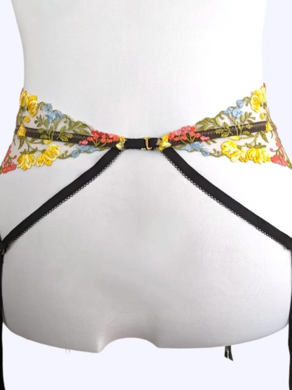 Victoria's Secret Dream Angels Garter Belt Floral Embroidered Lace Size M/L